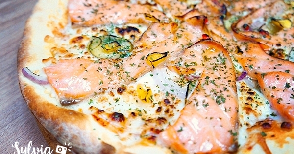 【台北士林區】士林夜市IPIZZA愛披薩，料多美味的純正義式披薩，一吃就上癮！ @希薇亞の食在玩味